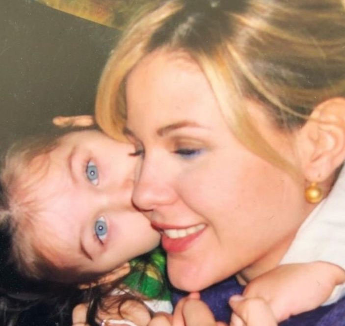 Emre Kınay ve Emine Ün'ün kızı güzelliği ile büyüledi! Annesinin kopyası