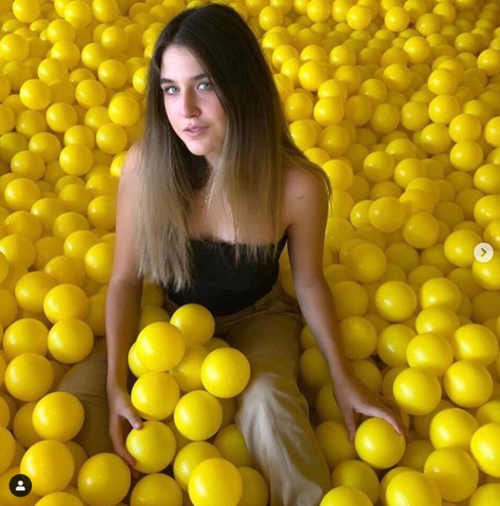 Emre Kınay ve Emine Ün'ün kızı güzelliği ile büyüledi! Annesinin kopyası