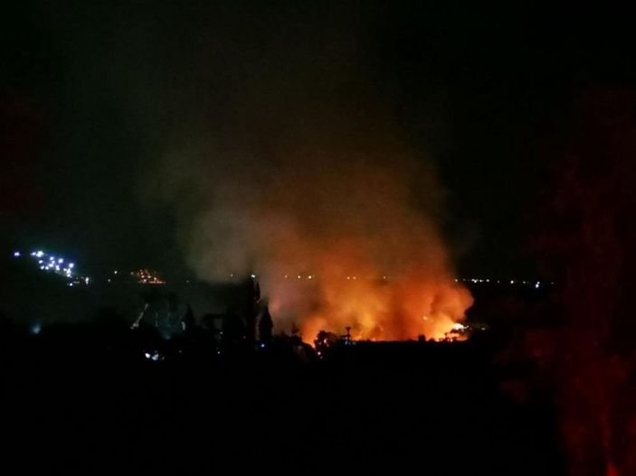 i Muğla'da orman içindeki otel alevlere teslim oldu