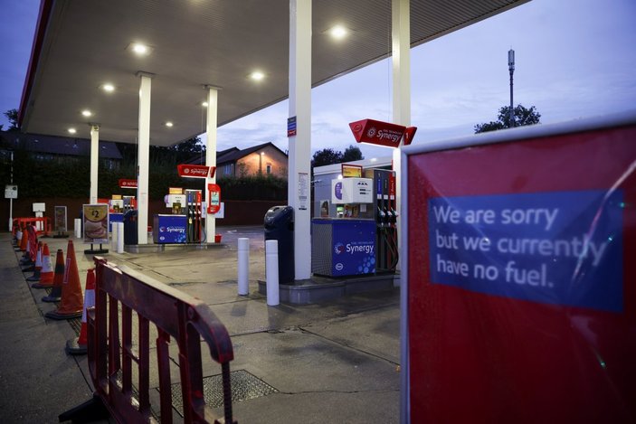İngiltere'de yakıt krizi devam ediyor