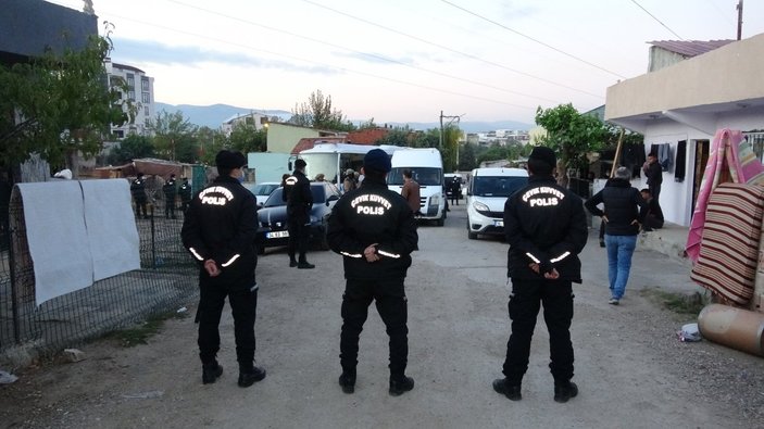 Bursa’da 450 polisin katılımıyla silah kaçakçılarına operasyon düzenlendi