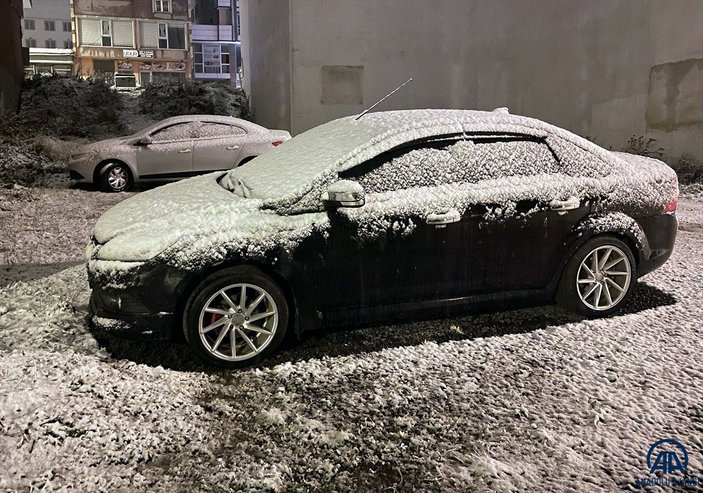 Ardahan’da mevsimin ilk karı yağdı