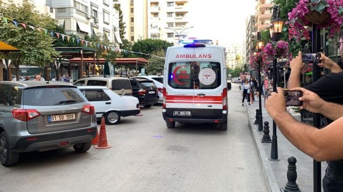 Adana'da sokakta karşılaşan husumetliler çatıştı: 2 yaralı