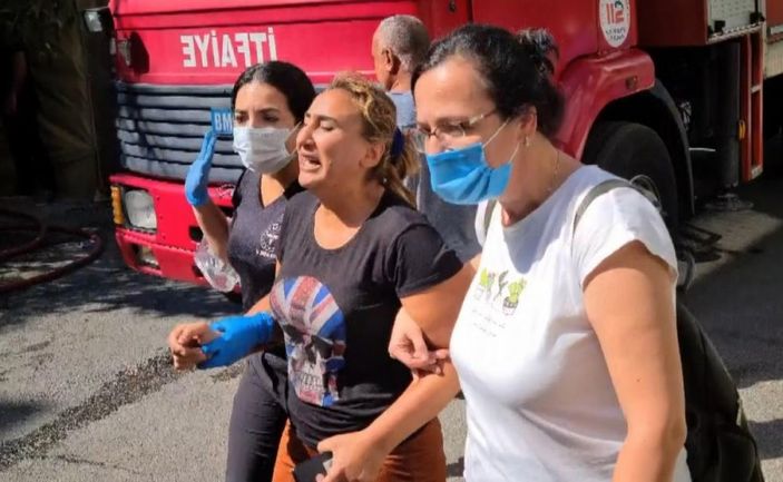 i Antalya'da kapısında Sosyal Hizmetleri gören kadın çocuklarını rehin aldı