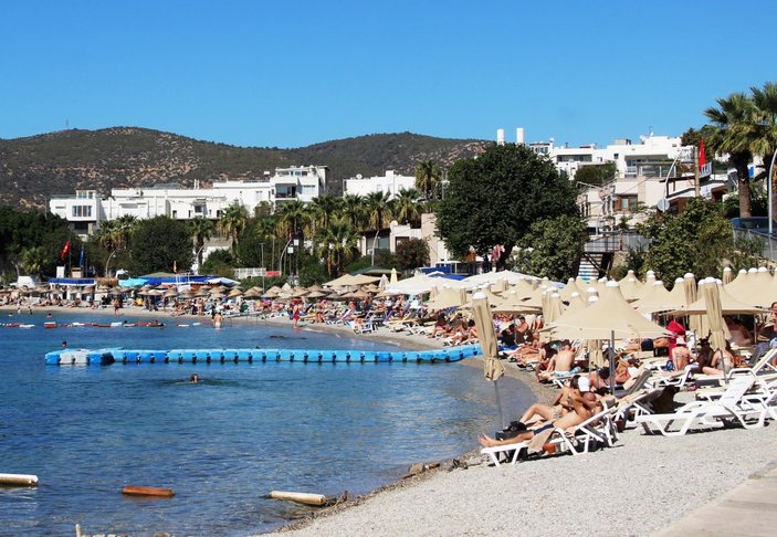 Bodrum sahilleri doldu taştı