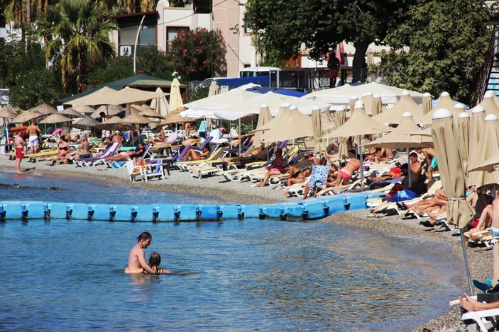 Bodrum sahilleri doldu taştı