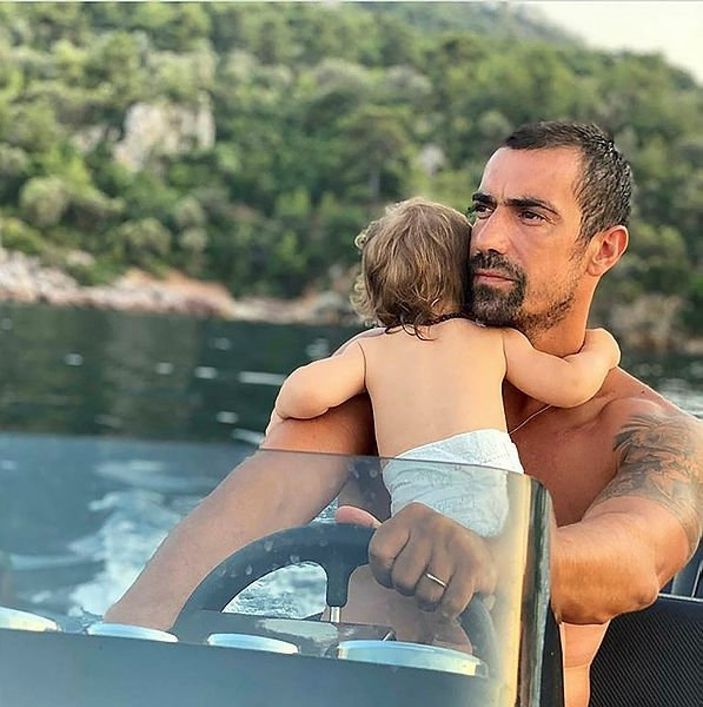 Bir Zamanlar Çukurova'nın Hakan'ı paylaştı: İbrahim Çelikkol'un oğlu 'Ali' kocaman oldu