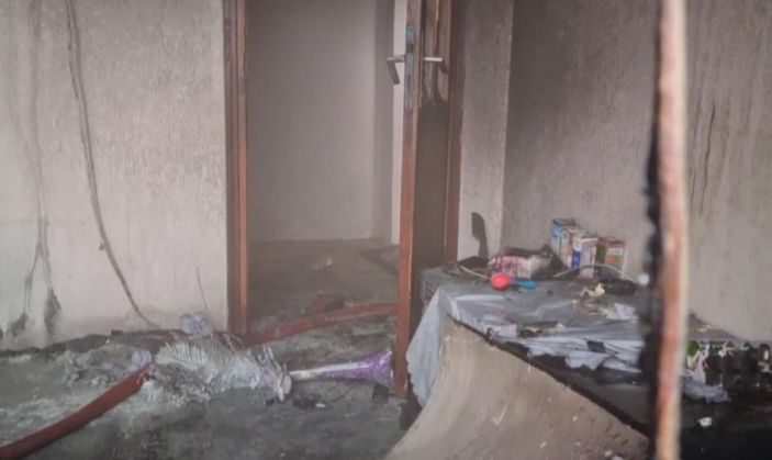 i Antalya'da kapısında Sosyal Hizmetleri gören kadın çocuklarını rehin aldı