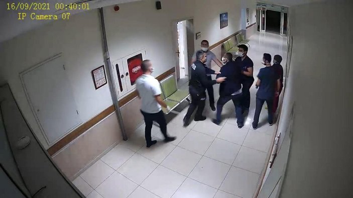 Konya’da alkollü şahıslar, hastanede polislere ve bekçilere saldırdı