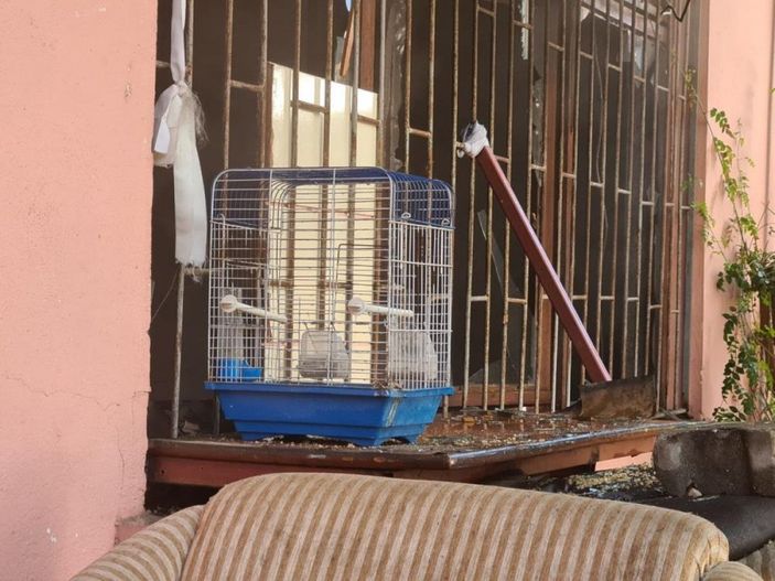 i Antalya'da kapısında Sosyal Hizmetleri gören kadın çocuklarını rehin aldı