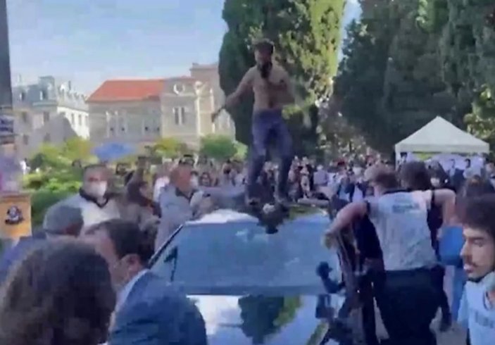 Boğaziçi Üniversitesi'nde 10 kişi gözaltına alındı