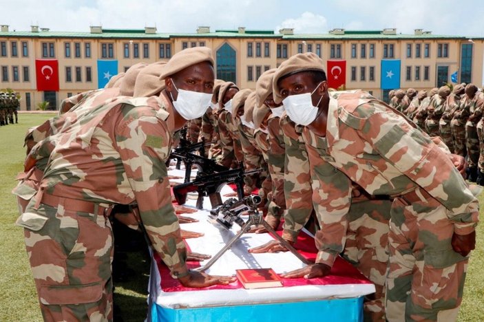 Mehmetçik'in eğittiği Somalili askerler için yemin töreni düzenlendi