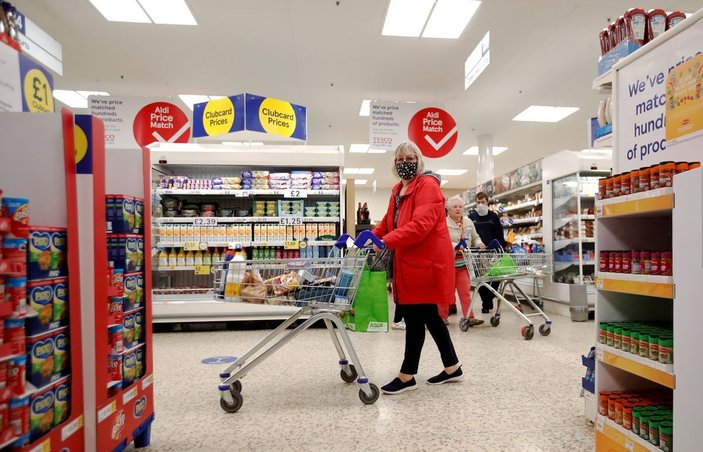 İngiltere'de halk, enflasyon hesapları yapıyor