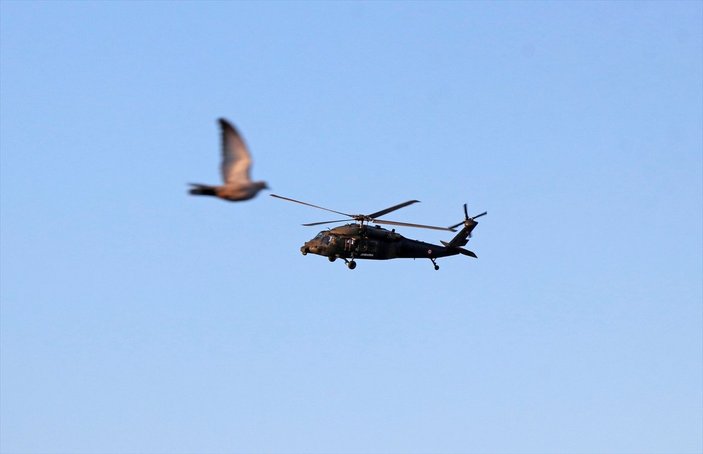 Muğla'da kayalıklara düşen yamaç paraşütçüsü kurtarıldı