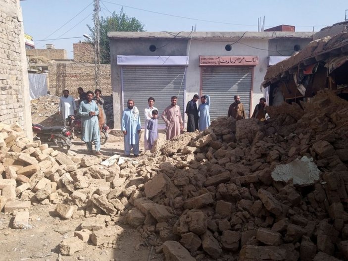 Pakistan'da 5.9 büyüklüğünde deprem