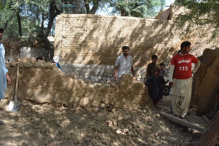 Pakistan'da 5.9 büyüklüğünde deprem