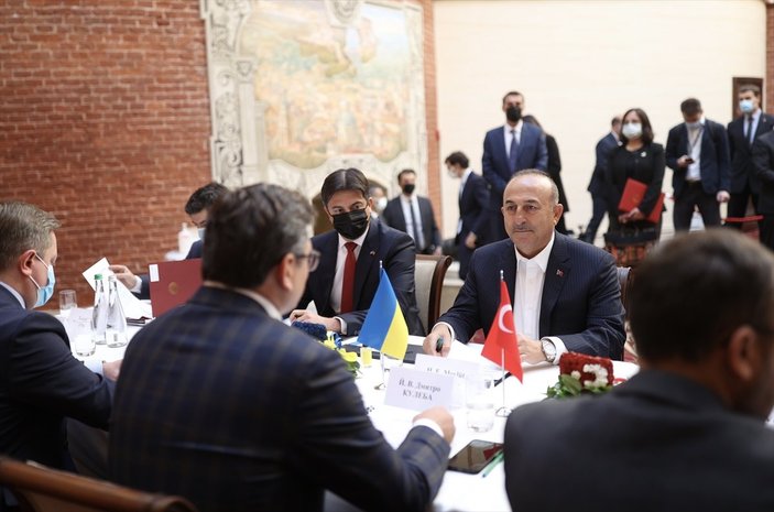 Bakan Çavuşoğlu, Ukraynalı mevkidaşı ile ortak basın toplantısı düzenledi