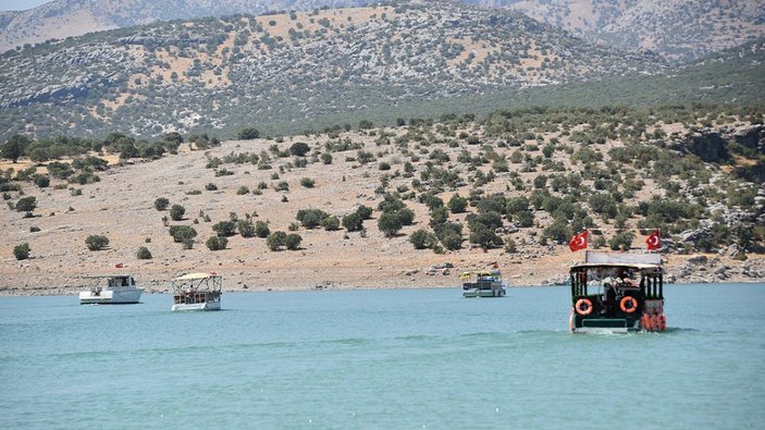 Takoran Vadisi'nde turistler için tekne turları artırıldı