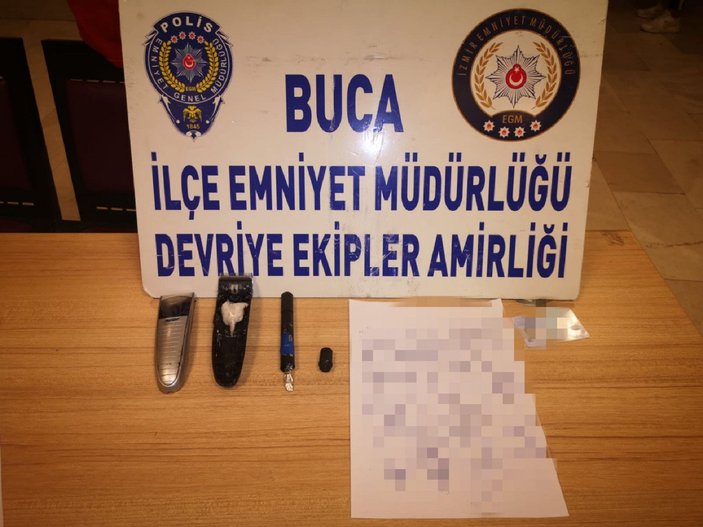 İzmir'de tıraş makinesi ve kalemden uyuşturucu çıktı