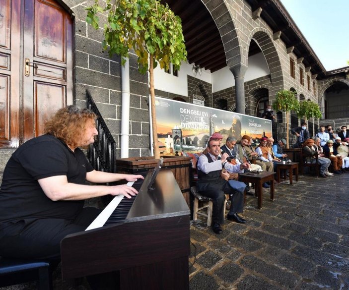 Diyarbakır’da piyano eşliğinde uzun hava denemesi