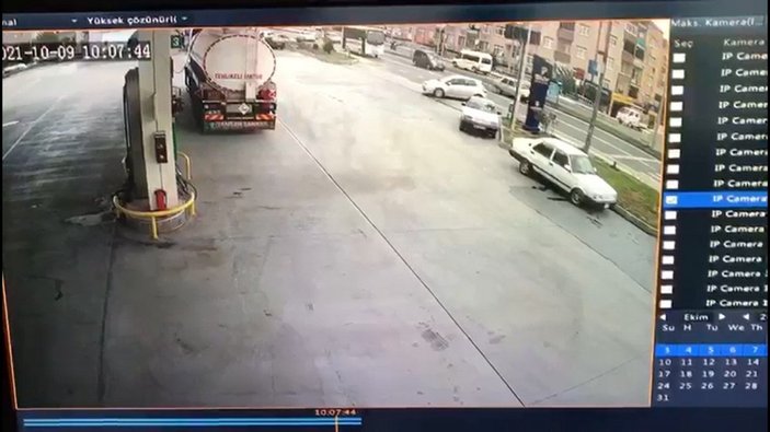 Zonguldak’ta el freni çekilmeyen araç, ana yola çıkıp kaza yaptı