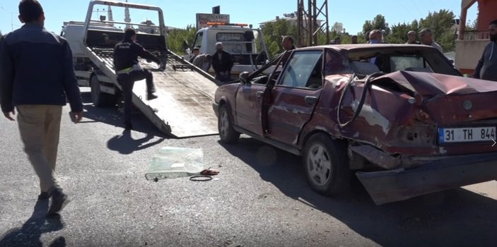 Van’da 2 otomobil çarpıştı: 8 yaralı
