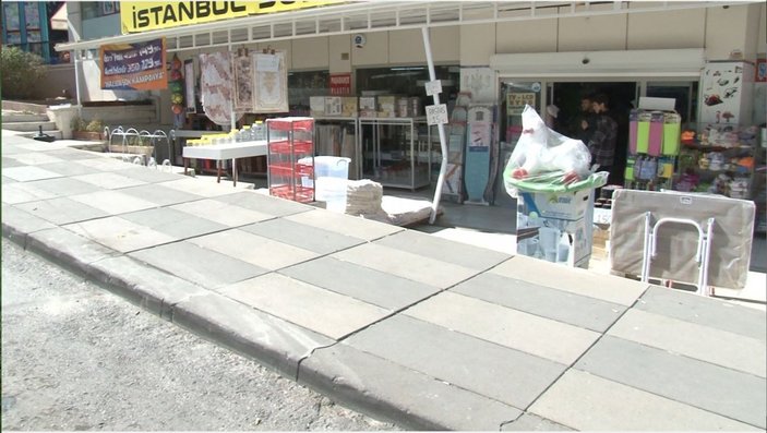 Ankara’da kontrolü kaybetti, hediyelik eşya dükkanına daldı