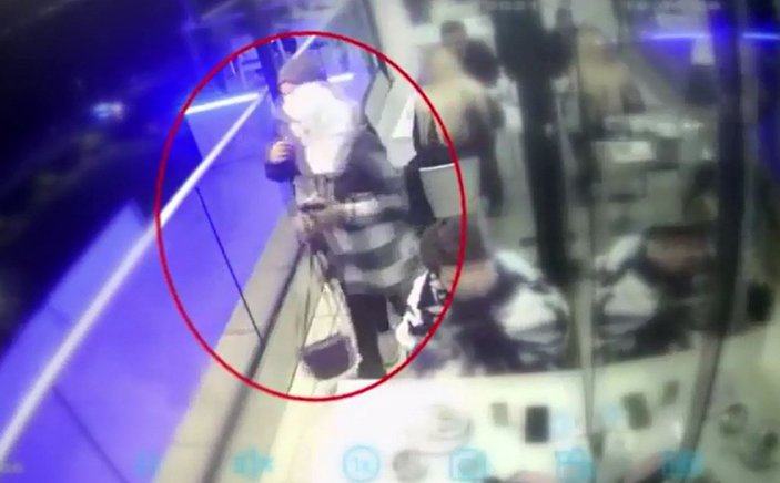 Bakırköy'deki AVM'yi mesken tutan hırsızlar yakalandı