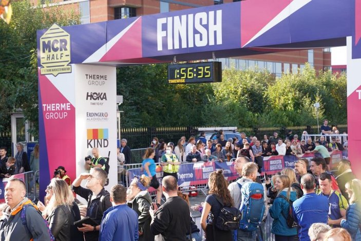 İngiltere'de koronavirüsten bu yana ilk maraton yapıldı