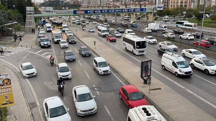 a Haftanın ilk iş gününde İstanbul'da trafik yoğunluğu