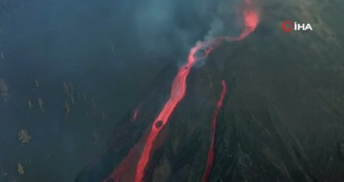 La Palma'daki yanardağdan çıkan lavlar evleri yutuyor