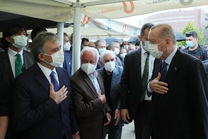 Cumhurbaşkanı Erdoğan, Abdullah Gül ile cenazede selamlaştı