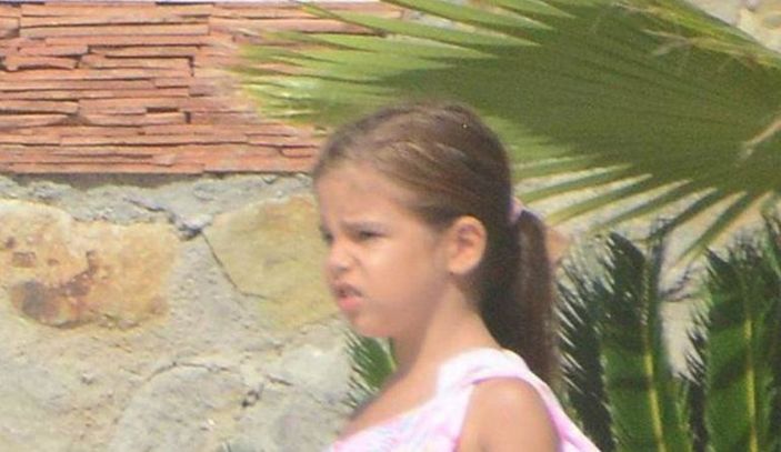 İşte Ebru Gündeş'in sır gibi sakladığı kızı Alara!