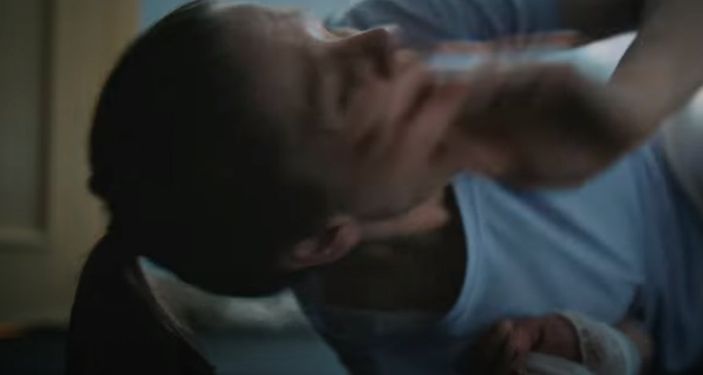 Camdaki Kız'a damga vuran sahne! Odunla dövülen Nalan çığlık çığlığa!