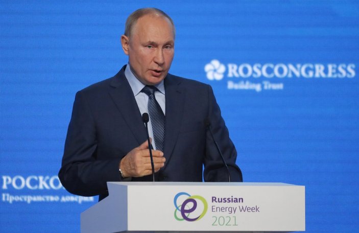Vladimir Putin: Türkiye'ye doğalgaz sevkiyatlarını artırıyoruz