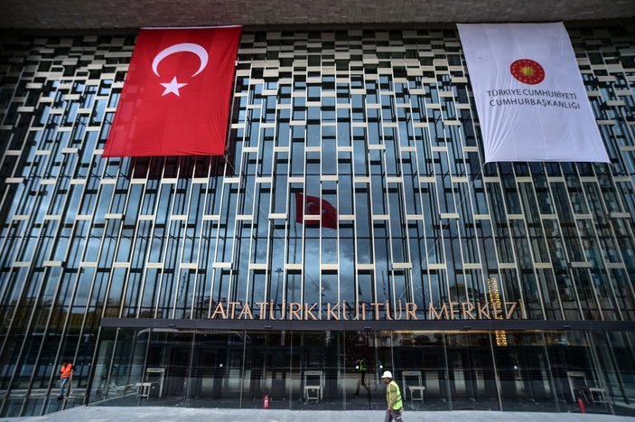 Taksim'deki AKM'nin, açılışa yakın son hali görüntülendi