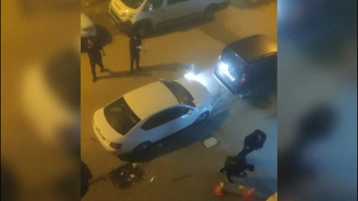 Sultangazi'de erkek kuaförüne silahlı saldırı düzenlendi