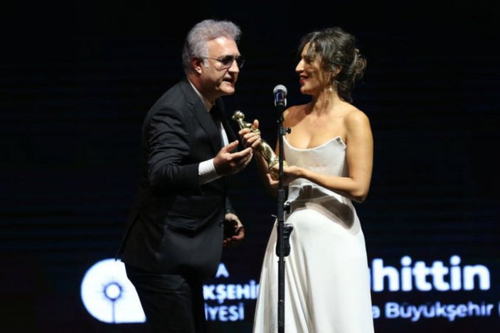 Pınar Altuğ'dan Tamer Karadağlı'ya destek