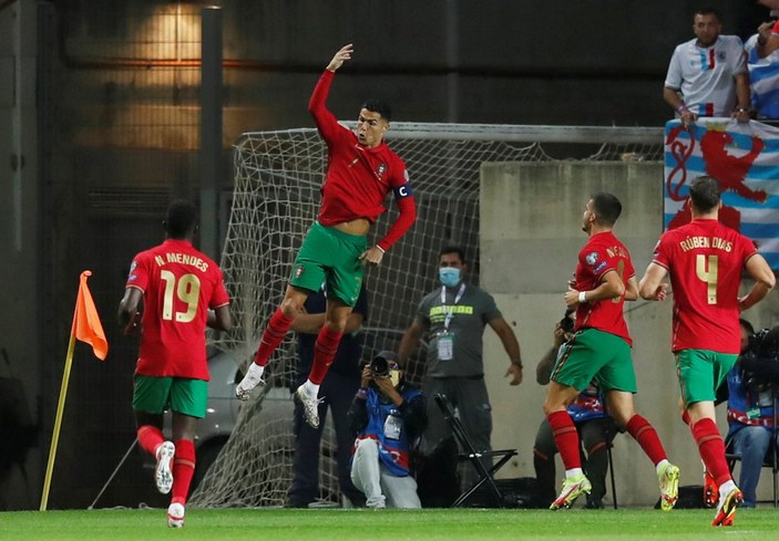 Ronaldo'lu Portekiz, Lüksemburg'u beşledi