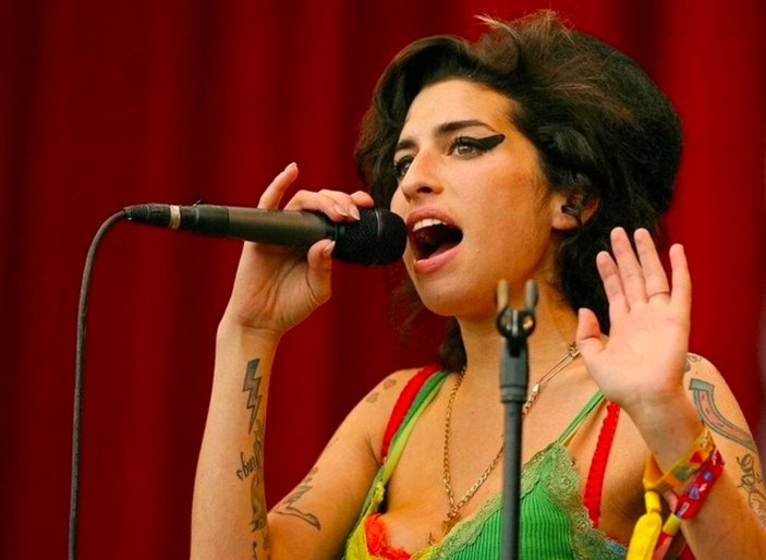 Amy Winehouse'un eşyaları açık artırmaya çıkarılıyor
