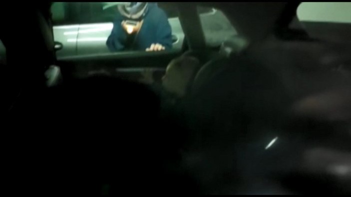 Esenler’de, 1 yaşındaki bebek otomobilde kilitli kaldı