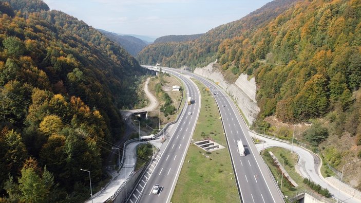 Bolu Dağı'nda sonbaharın renkleri havadan görüntülendi