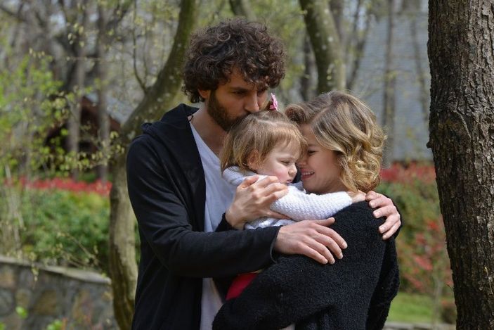 Masumlar Apartmanı'nın Han'ı ile Camdaki Kız'ın Nalan'ı eski partner çıktı! Bakın hangi dizide oynamışlar