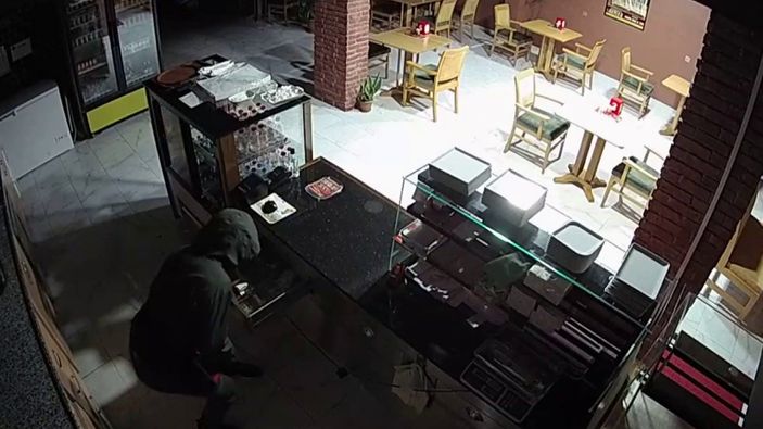 i Sancaktepe'de, aynı dükkanı 20 dakika arayla iki kez soydular