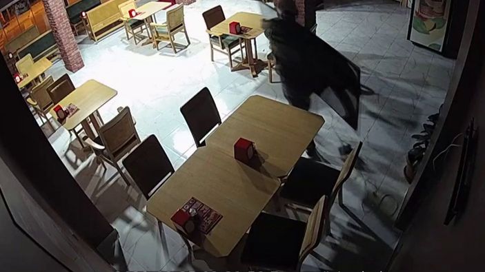 i Sancaktepe'de, aynı dükkanı 20 dakika arayla iki kez soydular