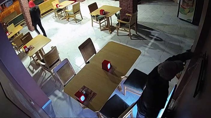 i Sancaktepe'de, aynı dükkanı 20 dakika arayla iki kez soydular