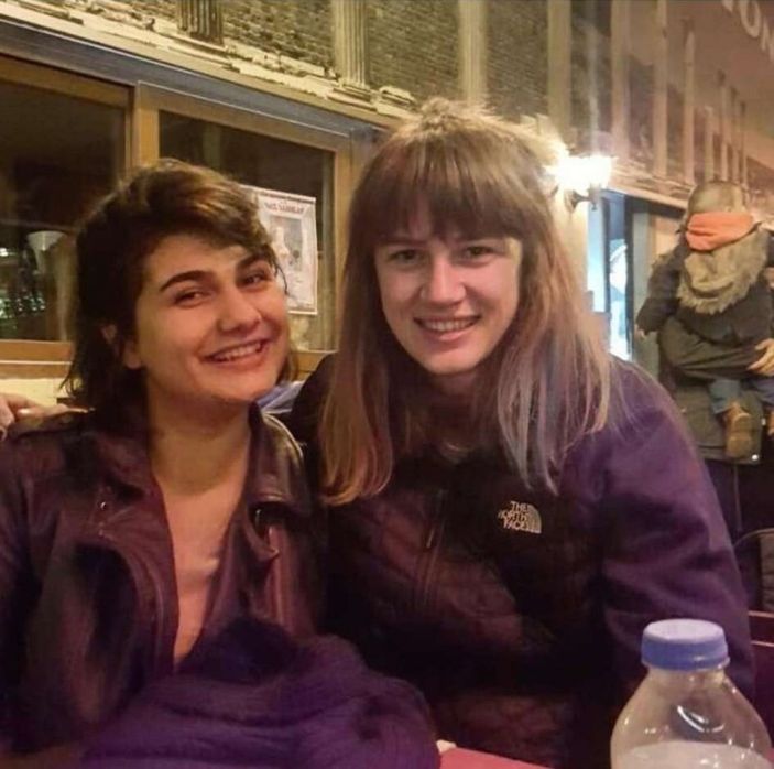 Meryem Boz'un lakabı neden mavi şimşek? İşte Meryem Boz'un merak edilen doğal saçı...