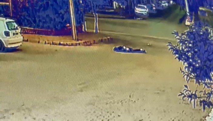 Aydın'da boşanma aşamasındaki eşinin yanında gördüğü kişiye çarpan sürücü kamerada
