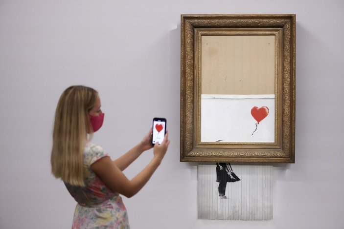 Banksy'nin parçalanan eseri, 18.5 milyon sterline satıldı