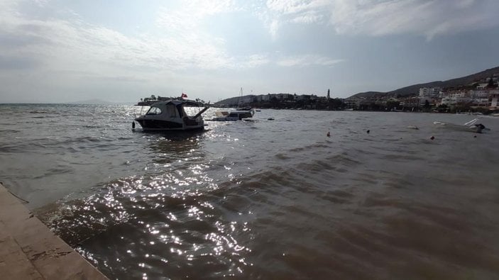 Muğla'da fırtına sonucu lüks tekne battı
